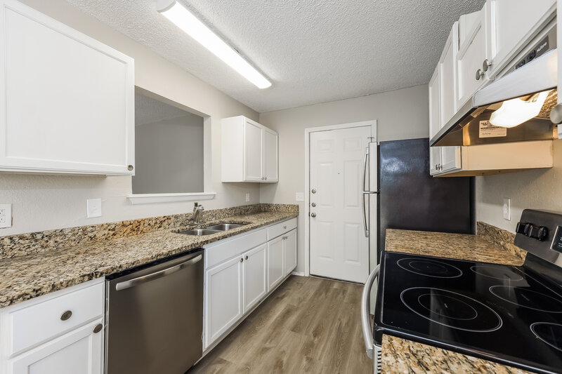 1,465/Mo, 1030 Honeytree Ln San Antonio, TX 78245 Kitchen View 2
