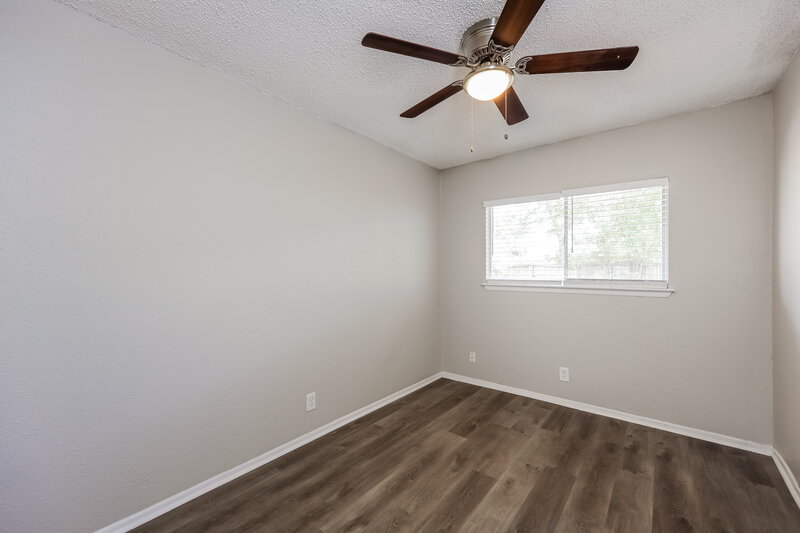 1,465/Mo, 1030 Honeytree Ln San Antonio, TX 78245 Bedroom View