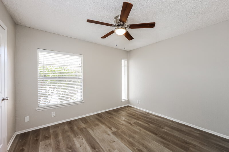 1,465/Mo, 1030 Honeytree Ln San Antonio, TX 78245 Bedroom View 2