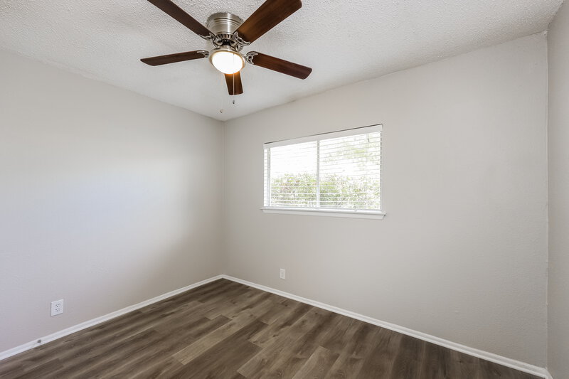 1,465/Mo, 1030 Honeytree Ln San Antonio, TX 78245 Bedroom View 3