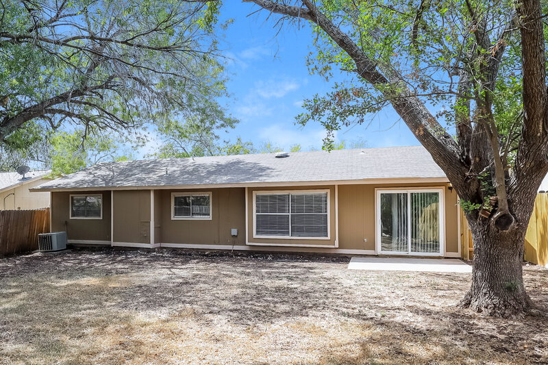 1,465/Mo, 1030 Honeytree Ln San Antonio, TX 78245 Rear View