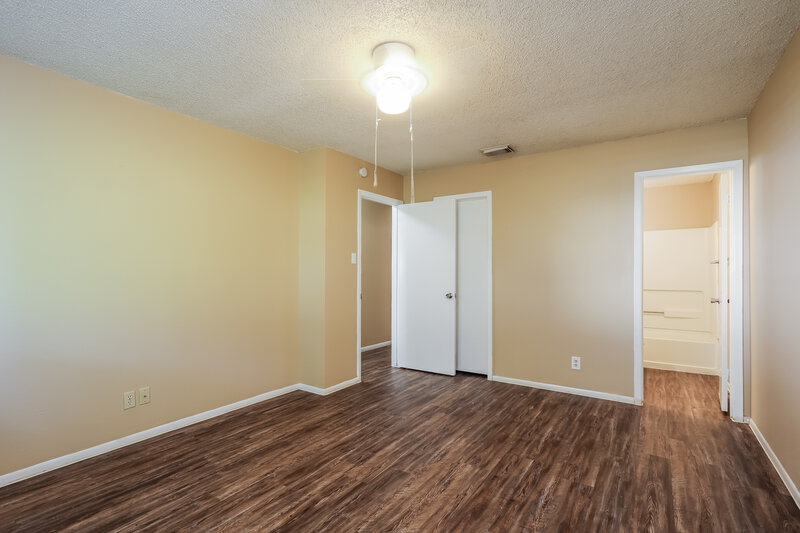 1,640/Mo, 2949 Moss Plain Dr San Antonio, TX 78245 Bedroom View 7