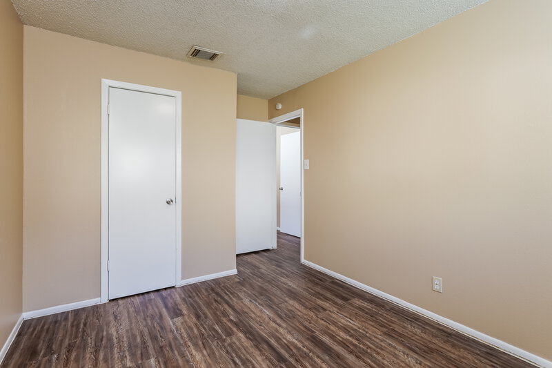 1,640/Mo, 2949 Moss Plain Dr San Antonio, TX 78245 Bedroom View 10