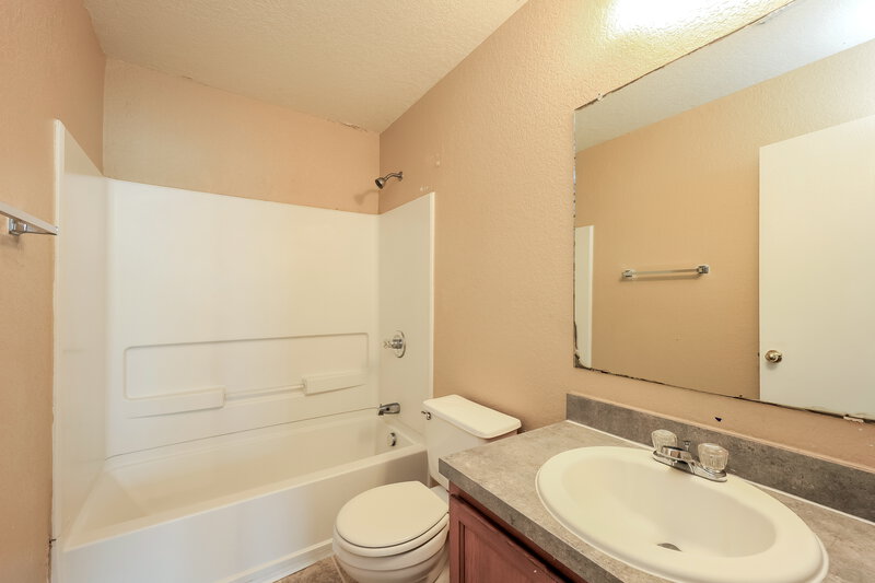 1,455/Mo, 3711 Amber Gap San Antonio, TX 78245 Bathroom View