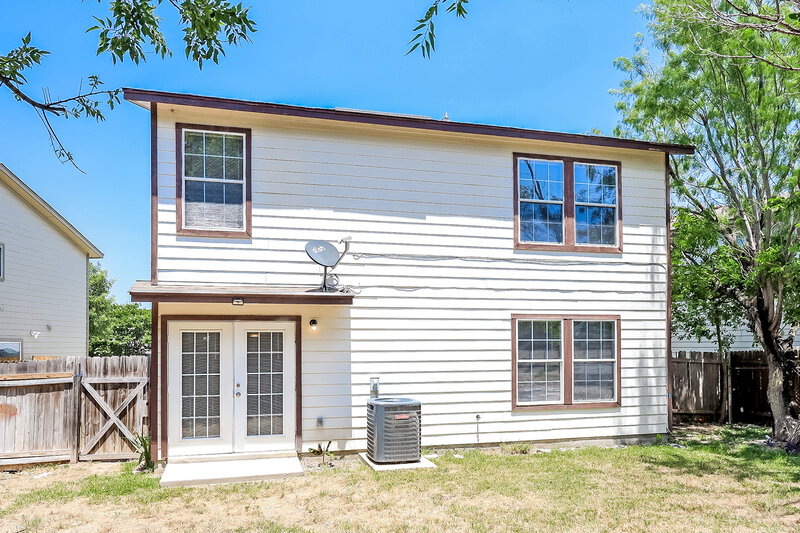 1,455/Mo, 3711 Amber Gap San Antonio, TX 78245 Rear View