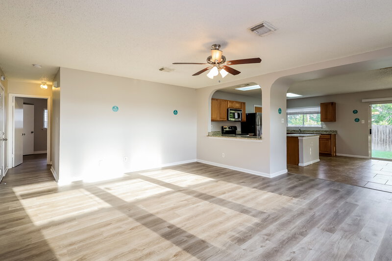 1,910/Mo, 9803 Raven Field Dr San Antonio, TX 78245 Living Room View
