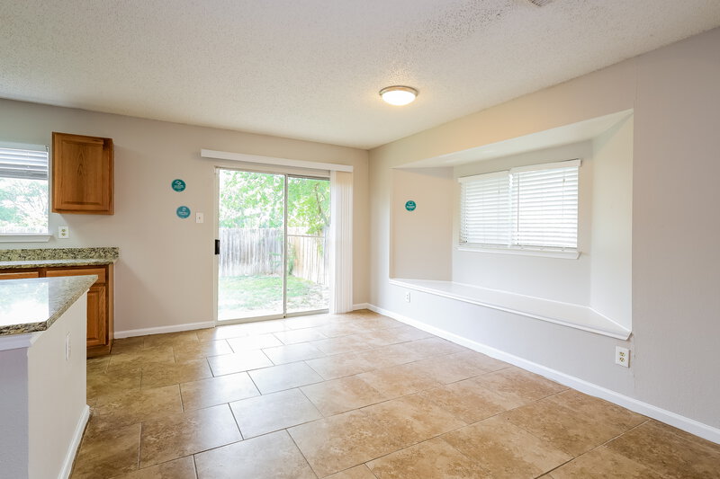 1,910/Mo, 9803 Raven Field Dr San Antonio, TX 78245 Dining Room View 2