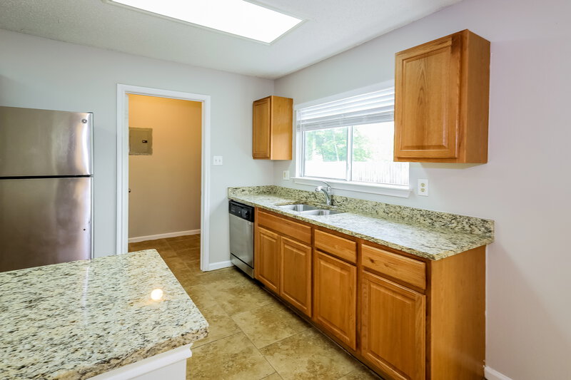 1,910/Mo, 9803 Raven Field Dr San Antonio, TX 78245 Kitchen View 3