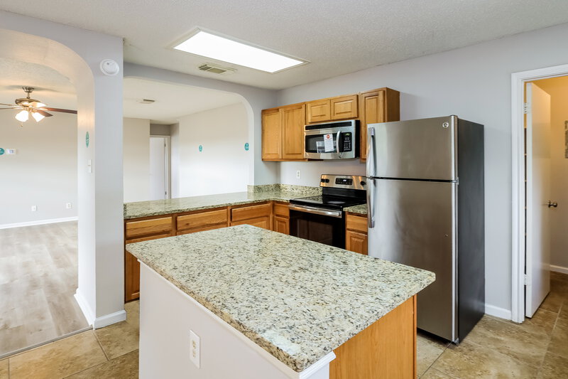 1,910/Mo, 9803 Raven Field Dr San Antonio, TX 78245 Kitchen View 4