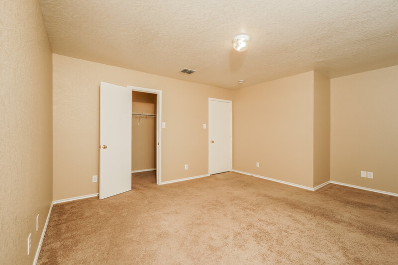 1,755/Mo, 3811 Amber Chase San Antonio, TX 78245 Main Bedroom View