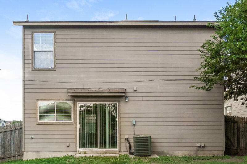 1,755/Mo, 3811 Amber Chase San Antonio, TX 78245 Rear View