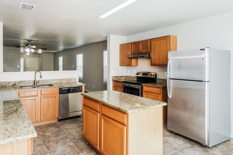 2,090/Mo, 3818 Amber Chase San Antonio, TX 78245 Kitchen View 2