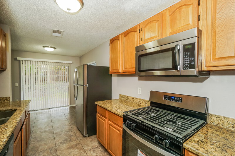 1,625/Mo, 16327 Ross Oak St San Antonio, TX 78247 Kitchen View 2