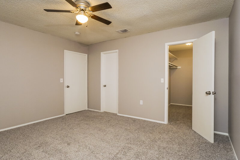 1,625/Mo, 16327 Ross Oak St San Antonio, TX 78247 Main Bedroom View 2