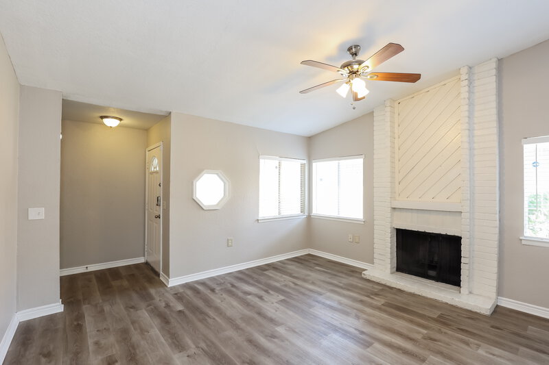 1,605/Mo, 16419 Spruce Leaf St San Antonio, TX 78247 Living Room View