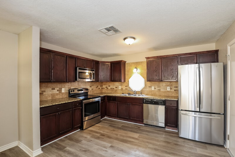 1,605/Mo, 16419 Spruce Leaf St San Antonio, TX 78247 Kitchen View 2