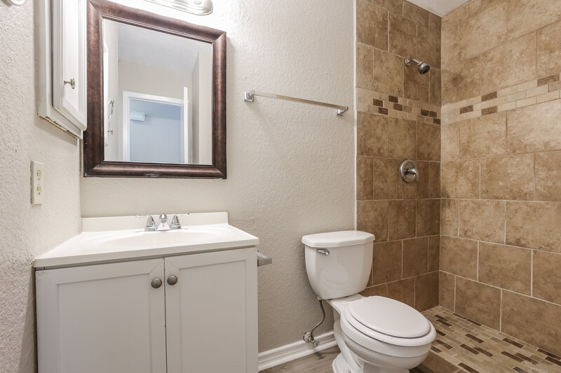 1,605/Mo, 16419 Spruce Leaf St San Antonio, TX 78247 Bathroom View