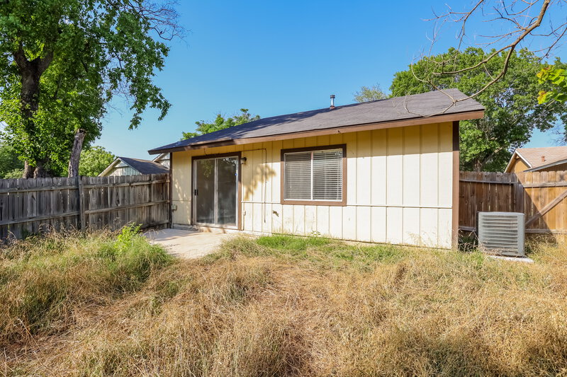 1,605/Mo, 16419 Spruce Leaf St San Antonio, TX 78247 Rear View