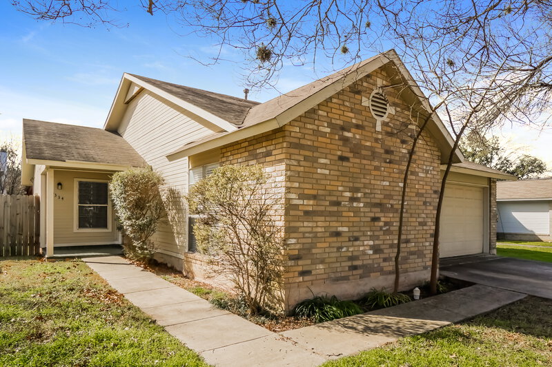2,300/Mo, 9334 Lands Point St San Antonio, TX 78250 External View