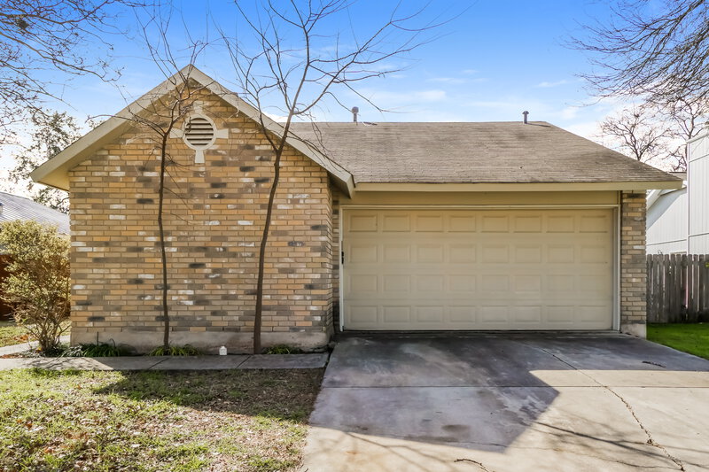 2,300/Mo, 9334 Lands Point St San Antonio, TX 78250 Front View