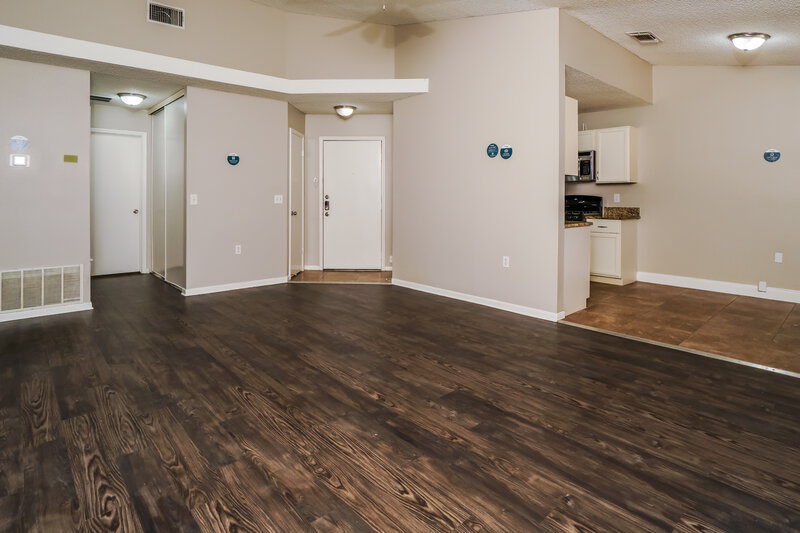 2,300/Mo, 9334 Lands Point St San Antonio, TX 78250 Living Room View