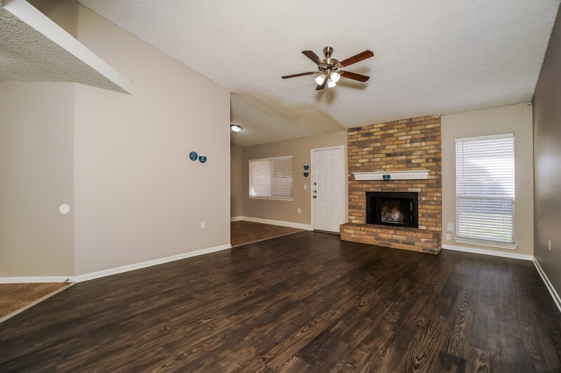 2,300/Mo, 9334 Lands Point St San Antonio, TX 78250 Living Room View 2
