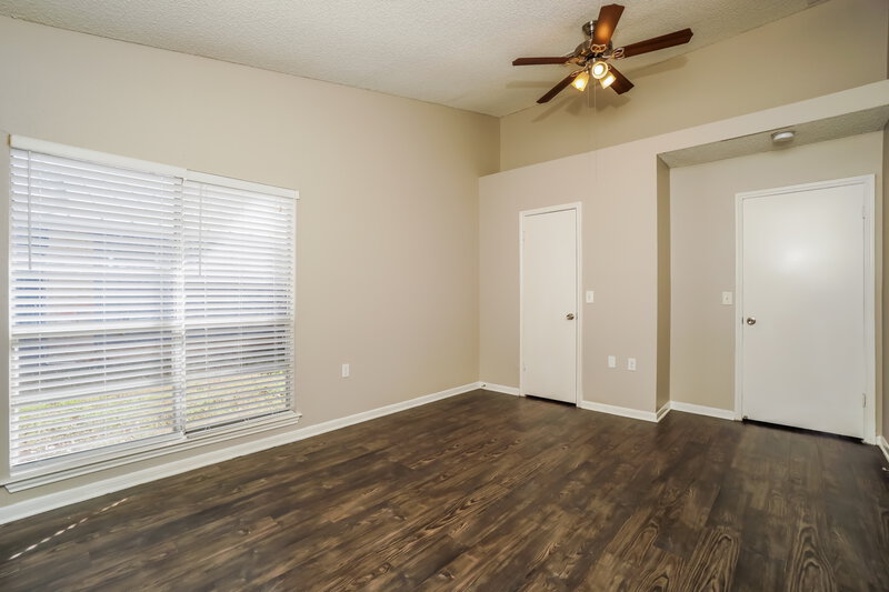 2,300/Mo, 9334 Lands Point St San Antonio, TX 78250 Main Bedroom View 2