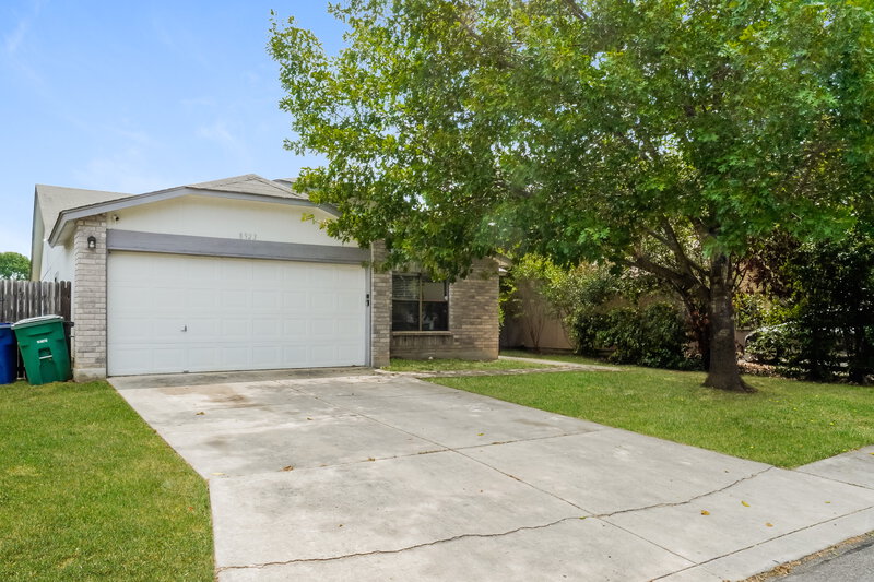 2,165/Mo, 8923 Athens San Antonio, TX 78251 Front View 2