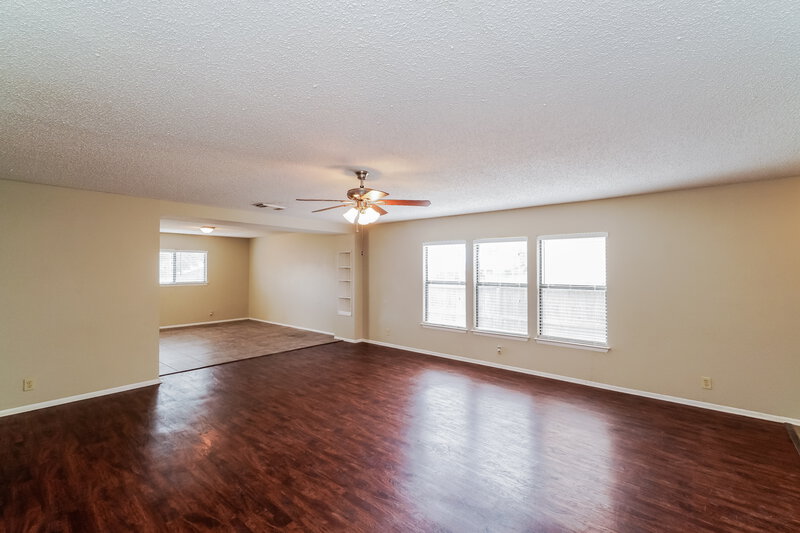 2,165/Mo, 8923 Athens San Antonio, TX 78251 Living Room View 4