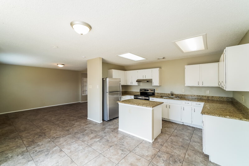 2,165/Mo, 8923 Athens San Antonio, TX 78251 Kitchen View 2