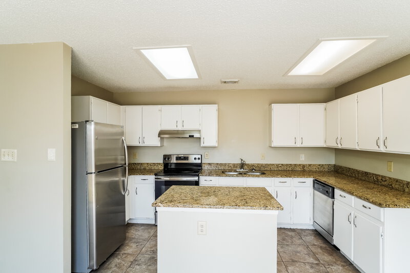 2,165/Mo, 8923 Athens San Antonio, TX 78251 Kitchen View 3