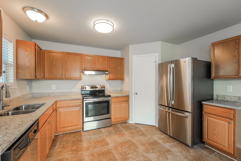 1,395/Mo, 8122 Braes Run San Antonio, TX 78254 Kitchen View 2