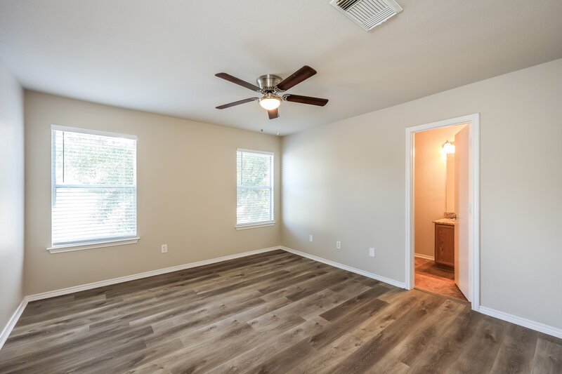 1,395/Mo, 8122 Braes Run San Antonio, TX 78254 Main Bedroom View