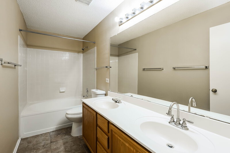 1,505/Mo, 10736 Juniper Pass San Antonio, TX 78254 Main Bathroom View