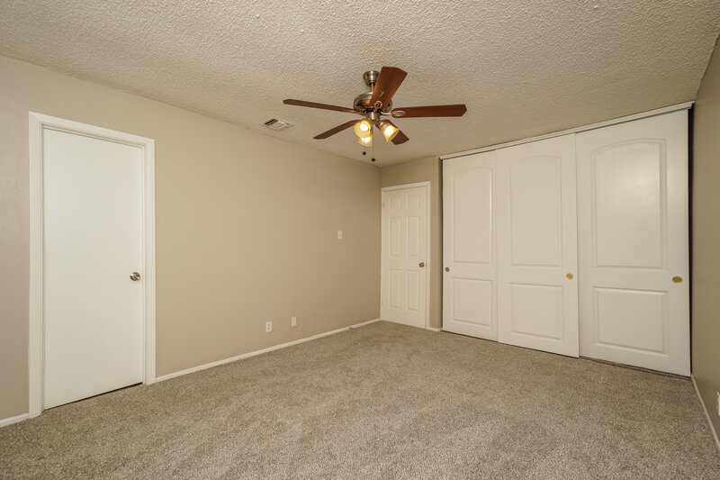 1,445/Mo, 605 Janice Dr Converse, TX 78109 Main Bedroom View