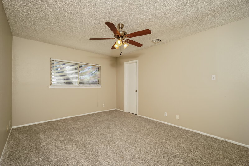 1,445/Mo, 605 Janice Dr Converse, TX 78109 Main Bedroom View 2