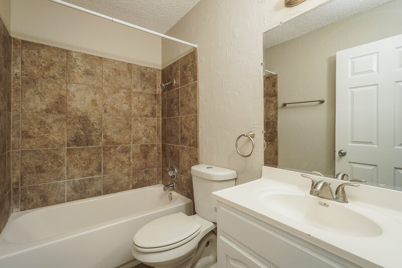 1,445/Mo, 605 Janice Dr Converse, TX 78109 Bathroom View