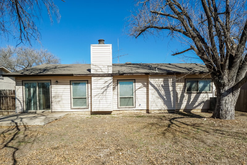 1,445/Mo, 605 Janice Dr Converse, TX 78109 Rear View