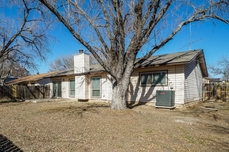 1,445/Mo, 605 Janice Dr Converse, TX 78109 Rear View 2