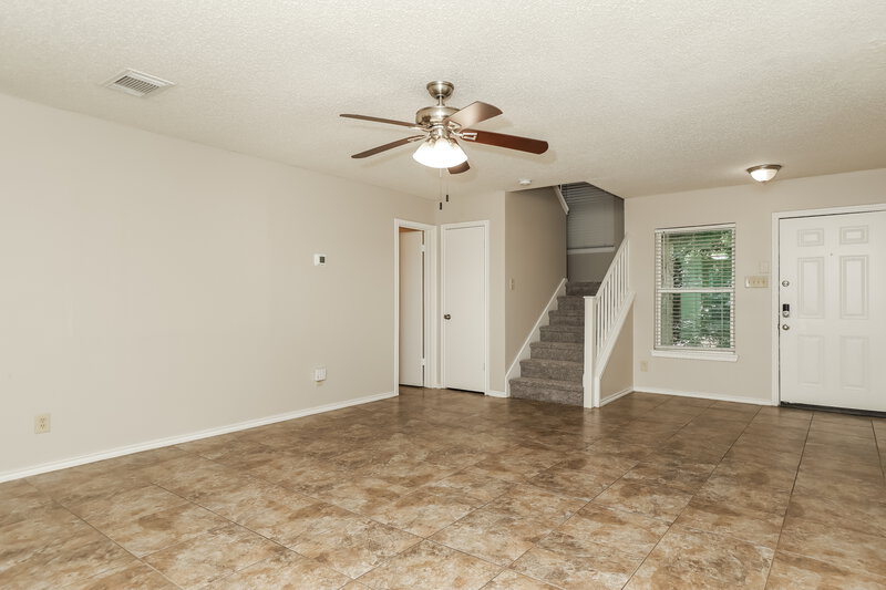 1,615/Mo, 8320 Morning Grove Dr Converse, TX 78109 Living Room View 2