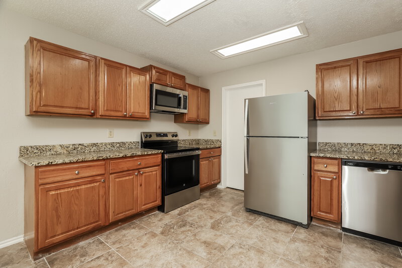 1,615/Mo, 8320 Morning Grove Dr Converse, TX 78109 Kitchen View 2