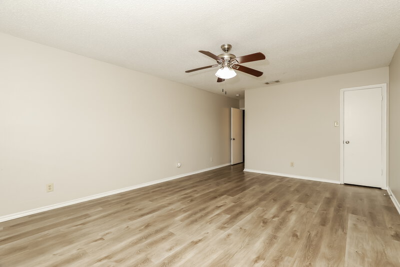 1,615/Mo, 8320 Morning Grove Dr Converse, TX 78109 Main Bedroom View 2