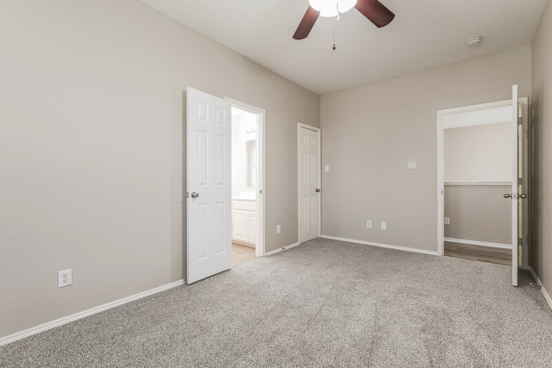 1,820/Mo, 3935 Southern Bluff San Antonio, TX 78222 Main Bedroom View