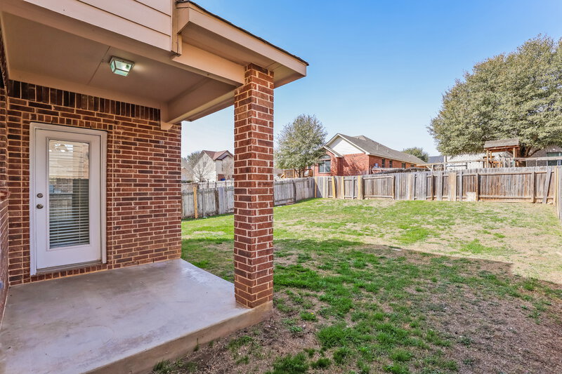 1,820/Mo, 3935 Southern Bluff San Antonio, TX 78222 Rear View