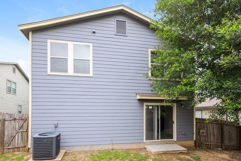 2,295/Mo, 4319 Stetson Park San Antonio, TX 78223 Rear View