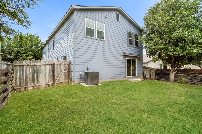 2,295/Mo, 4319 Stetson Park San Antonio, TX 78223 Rear View 4