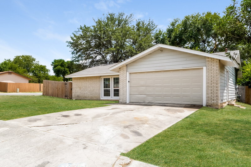 1,665/Mo, 7014 Glen Pt San Antonio, TX 78239 Front View