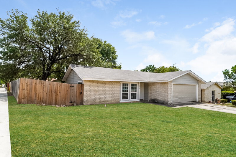 1,665/Mo, 7014 Glen Pt San Antonio, TX 78239 Front View 2