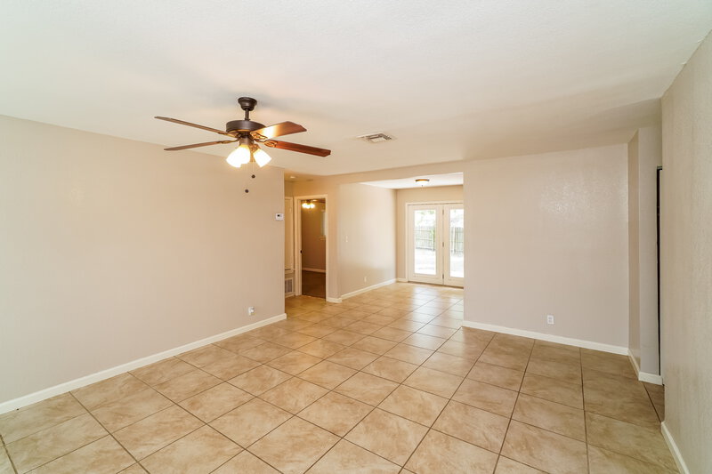 1,665/Mo, 7014 Glen Pt San Antonio, TX 78239 Living Room View