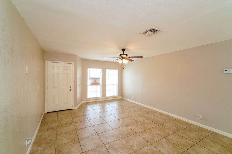 1,665/Mo, 7014 Glen Pt San Antonio, TX 78239 Living Room View 4